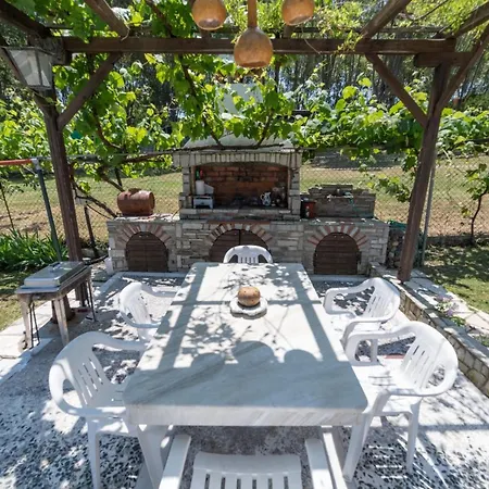 Sotiria House Sea View Lovely Garden شقة إيريسوس