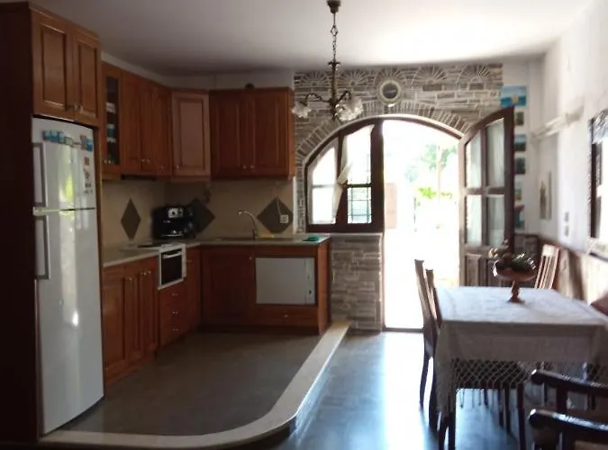 Sotiria House Sea View Lovely Garden Apartament *